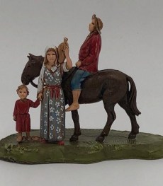gruppo uomo a cavallo con famiglia cm 6